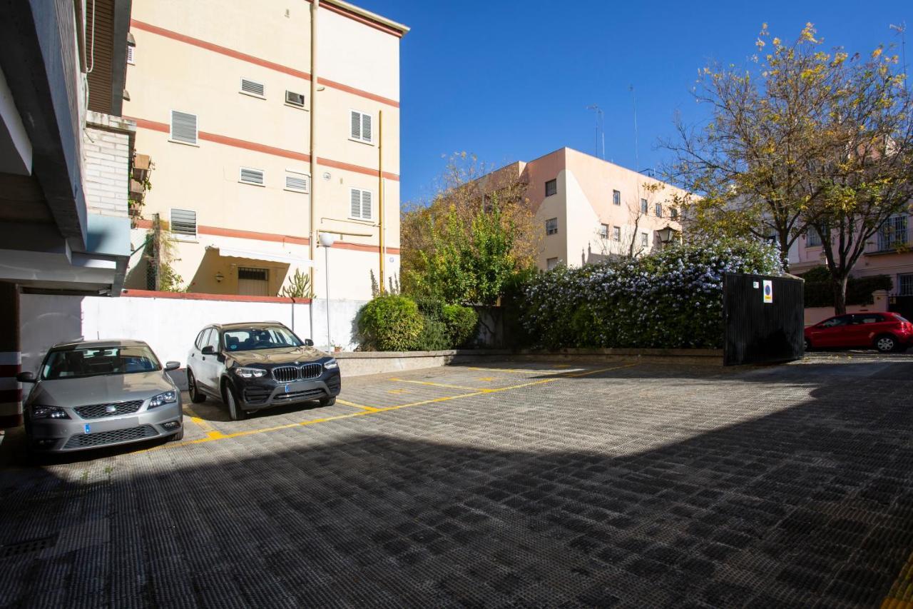 Borbolla Sevilla Urban - Parking Екстериор снимка